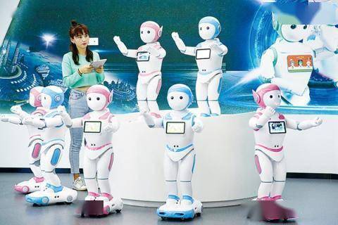 踔厉奋发新征程 | 人形机器人“步伐”加快