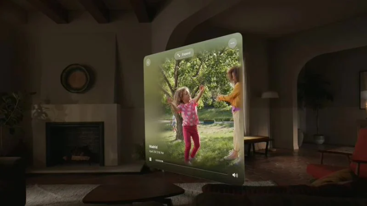 媒体实测：iPhone 15 Pro/Max 空间视频在Vision Pro头显中的震撼效果